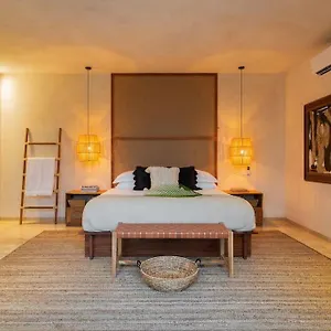 luxury-jungle-villa-l-4br-l-concierge-service-la-privada.quintano-roohotels.com/